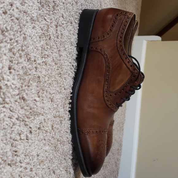 Dress shoes